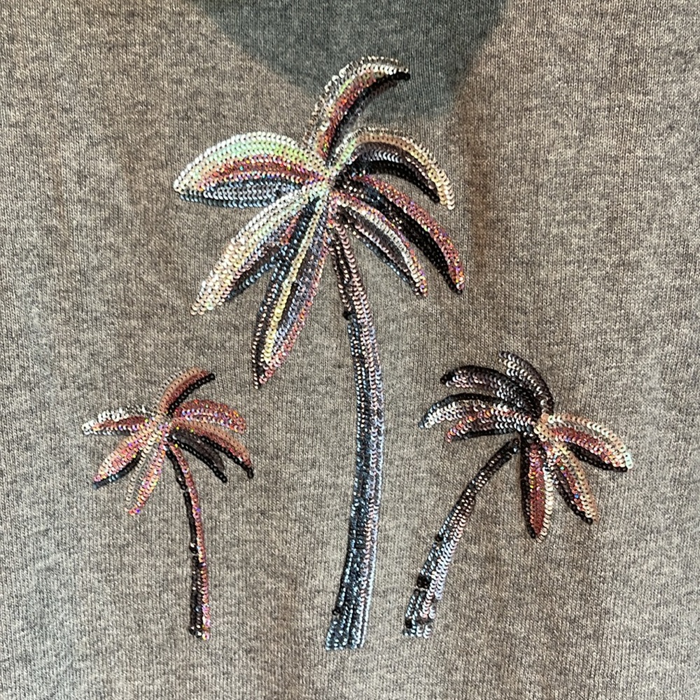 Tommy Bahama lightweight wool three-quarter sleeve V-neck sweater size medium - Picture 4 of 5